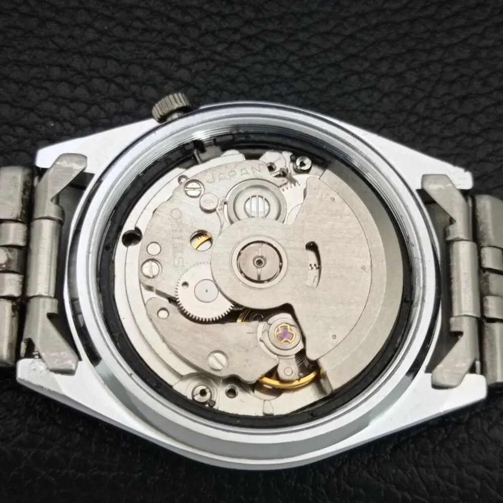 Vintage 1977 Seiko Automatic Mens Silver Watch W/daydate & Gold accents